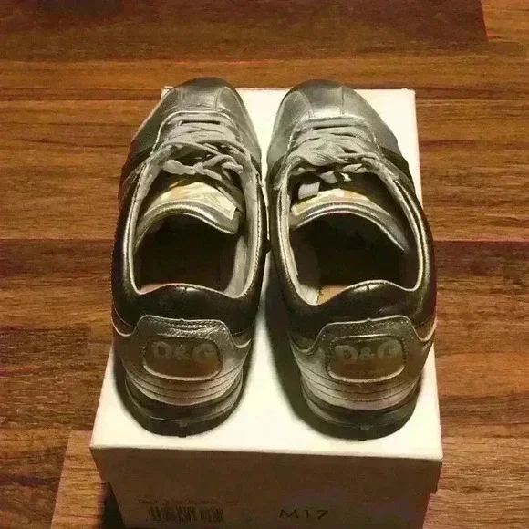 Dolce & Gabbana Metallic Sneakers! - Picture 4 of 4